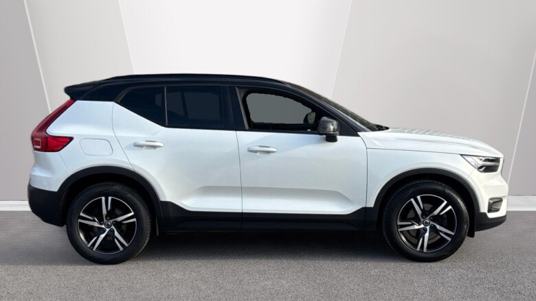 Volvo Xc40 2.0 T4 R DESIGN 5dr AWD Geartronic Petrol Estate